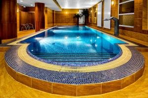 Hotels near me with Pool